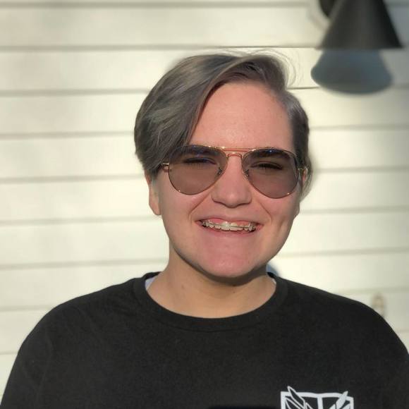 Meet your Posher, Hannah - Picture 1 of 1